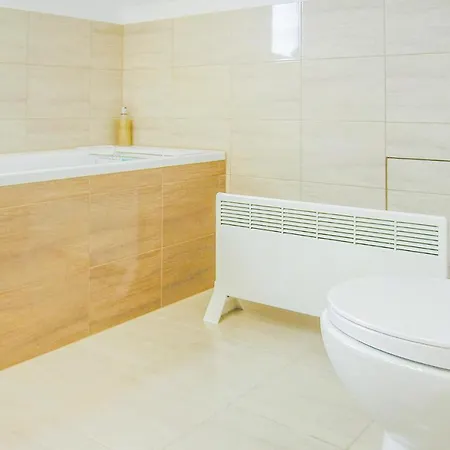 Vakantiehuis 4 Bedroom Amazing In Ruciane-nida