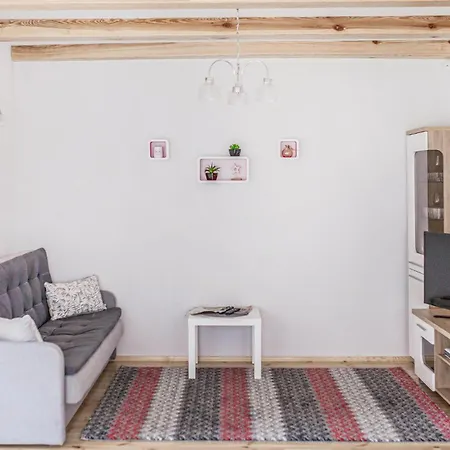 4 Bedroom Amazing In Ruciane-nida Karwica
