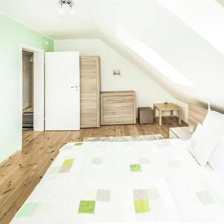 Vakantiehuis 4 Bedroom Amazing In Ruciane-nida