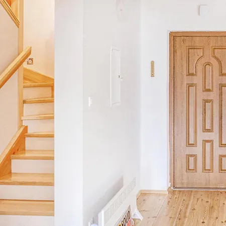 Vakantiehuis 4 Bedroom Amazing In Ruciane-nida